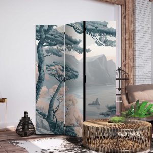 Paravent - Mountainous Coast with Trees and Rocks - in Light Pastel Blues