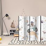 Paravent - Galactic Races - Bear Participating in Car Races Among Planets - Clouds - and Stars in Pastel Hues