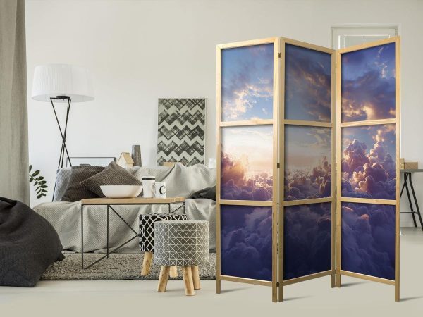 Paravent japonais - The Sun in Hiding: The Golden Face of the Sky Over a Cloudy Sea