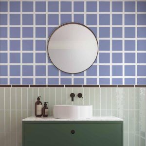 Tapisserie murale - Lines and Symmetry - Expressive White Grid on a Blue Background